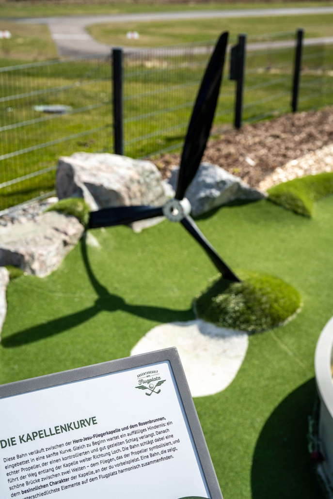 Adventuregolf am Flugplatz Nittenau-Bruck Bahn 14 - Die Kapellenkurve