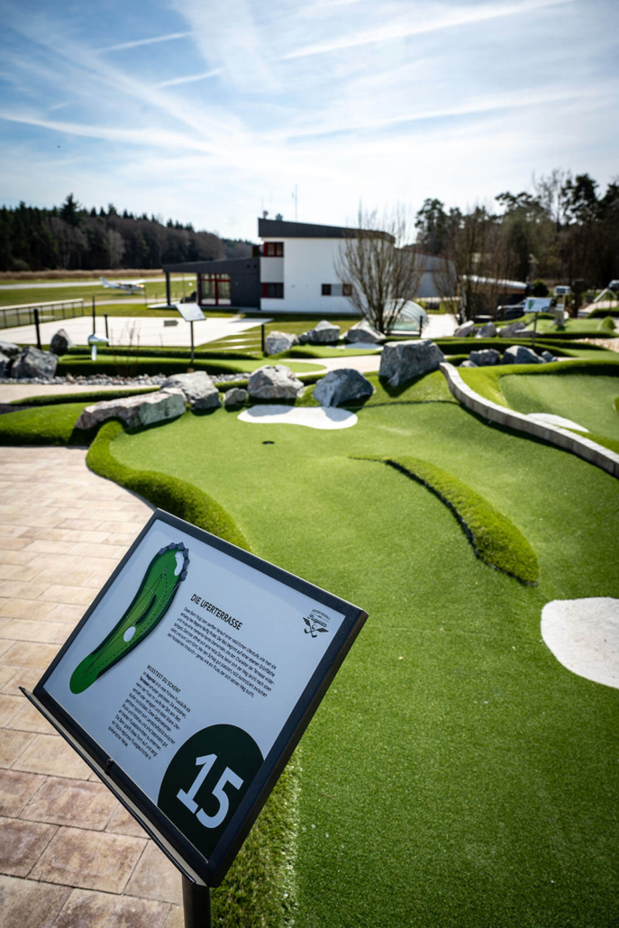 Adventuregolf am Flugplatz Nittenau-Bruck Bahn 15 - Die Uferterrasse