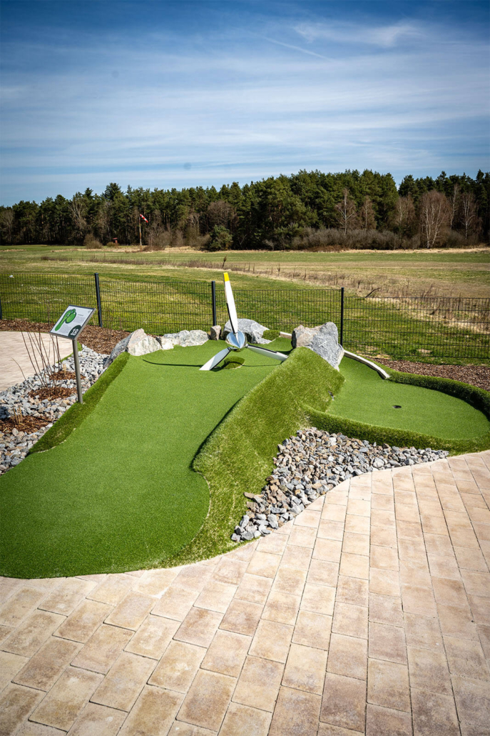 Adventuregolf am Flugplatz Nittenau-Bruck Bahn 18 - Der Propeller