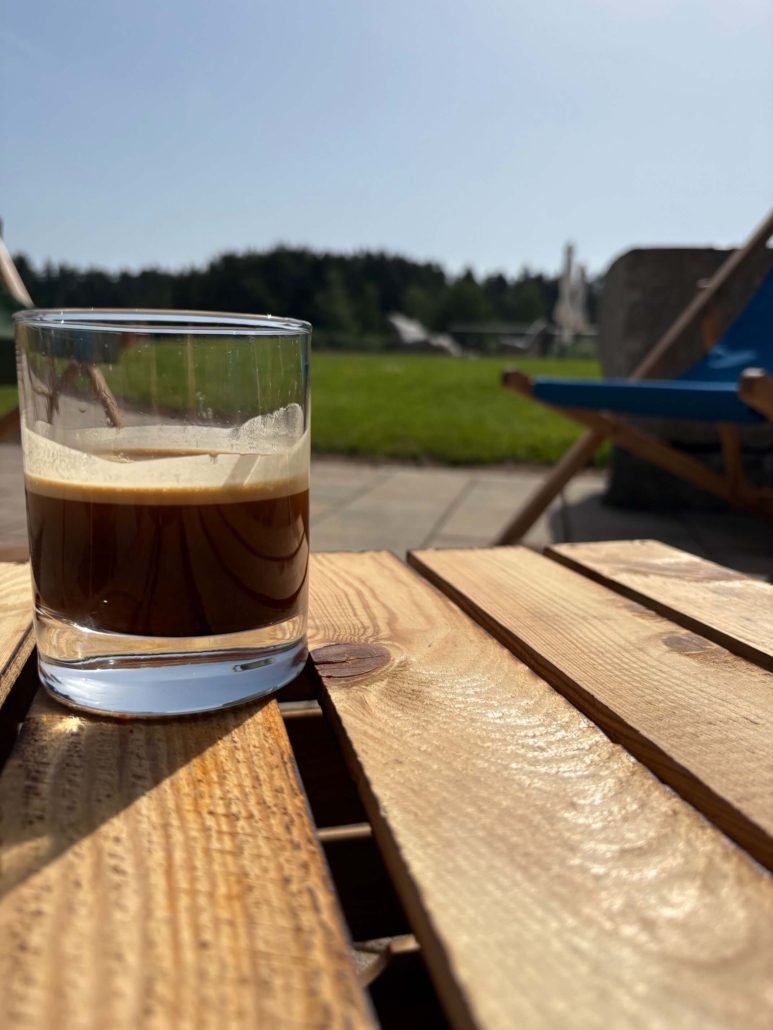 Kaffee mit Ausblick - Adventuregolf am Flugplatz